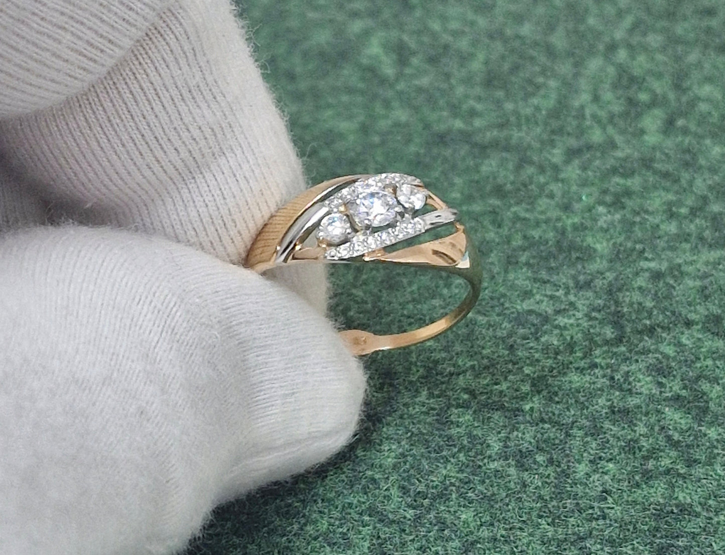 Ring mit Zirkonia Russisches Rotgold 585 Art. Nr. 018052