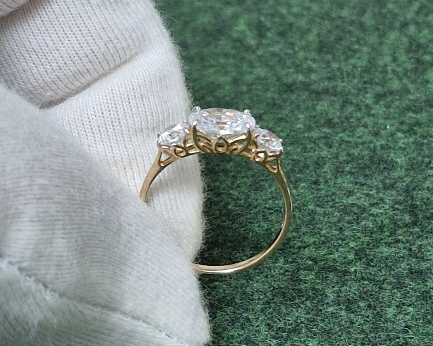 Ring mit Swarovski Zirkonia Rotgold 585 Art. Nr. 81010203