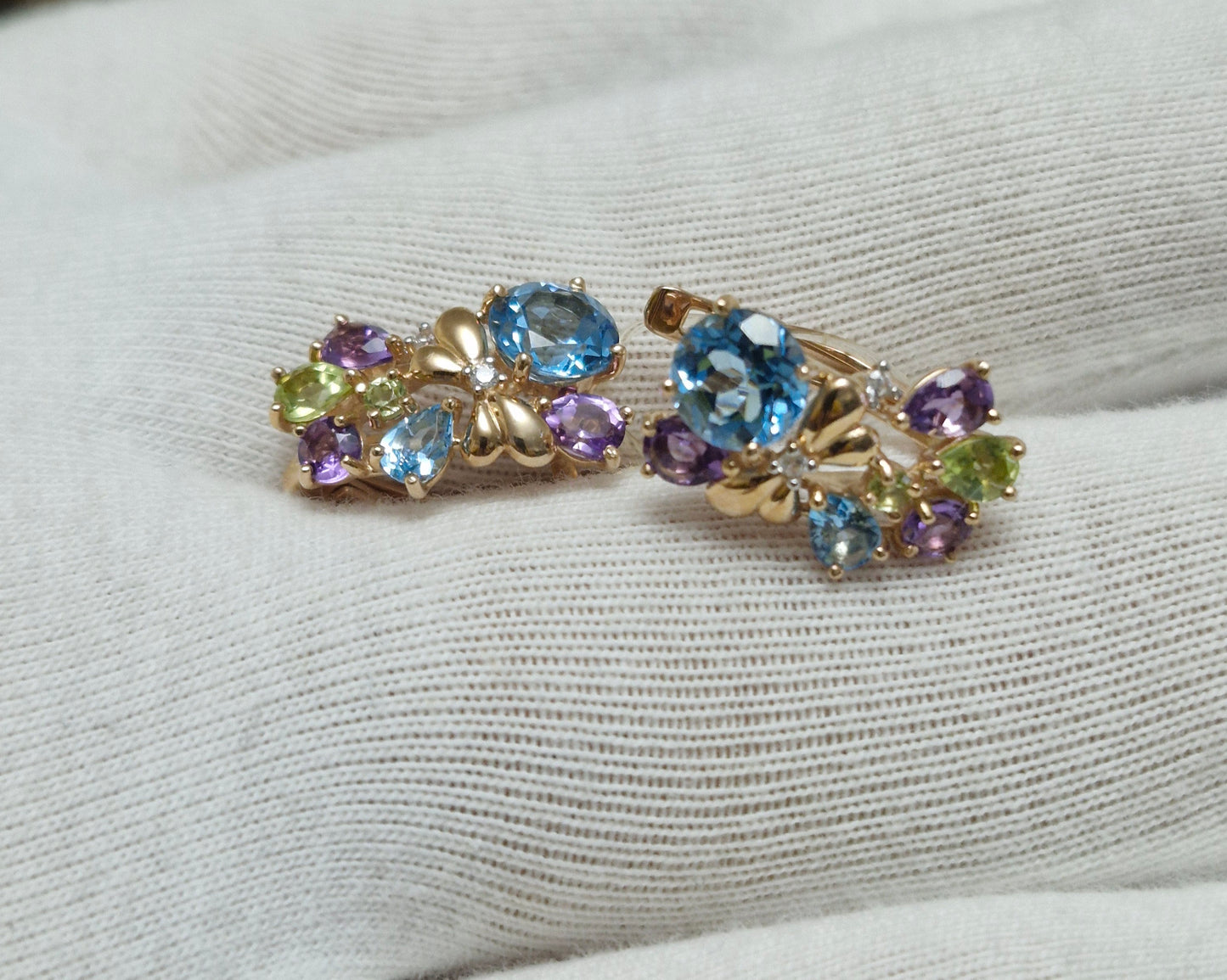 Ohrringe mit Swiss Blue Topas, Amethyst Chrysolith und Zirkonia Russisches Rotgold 585 Art. Nr. 722523