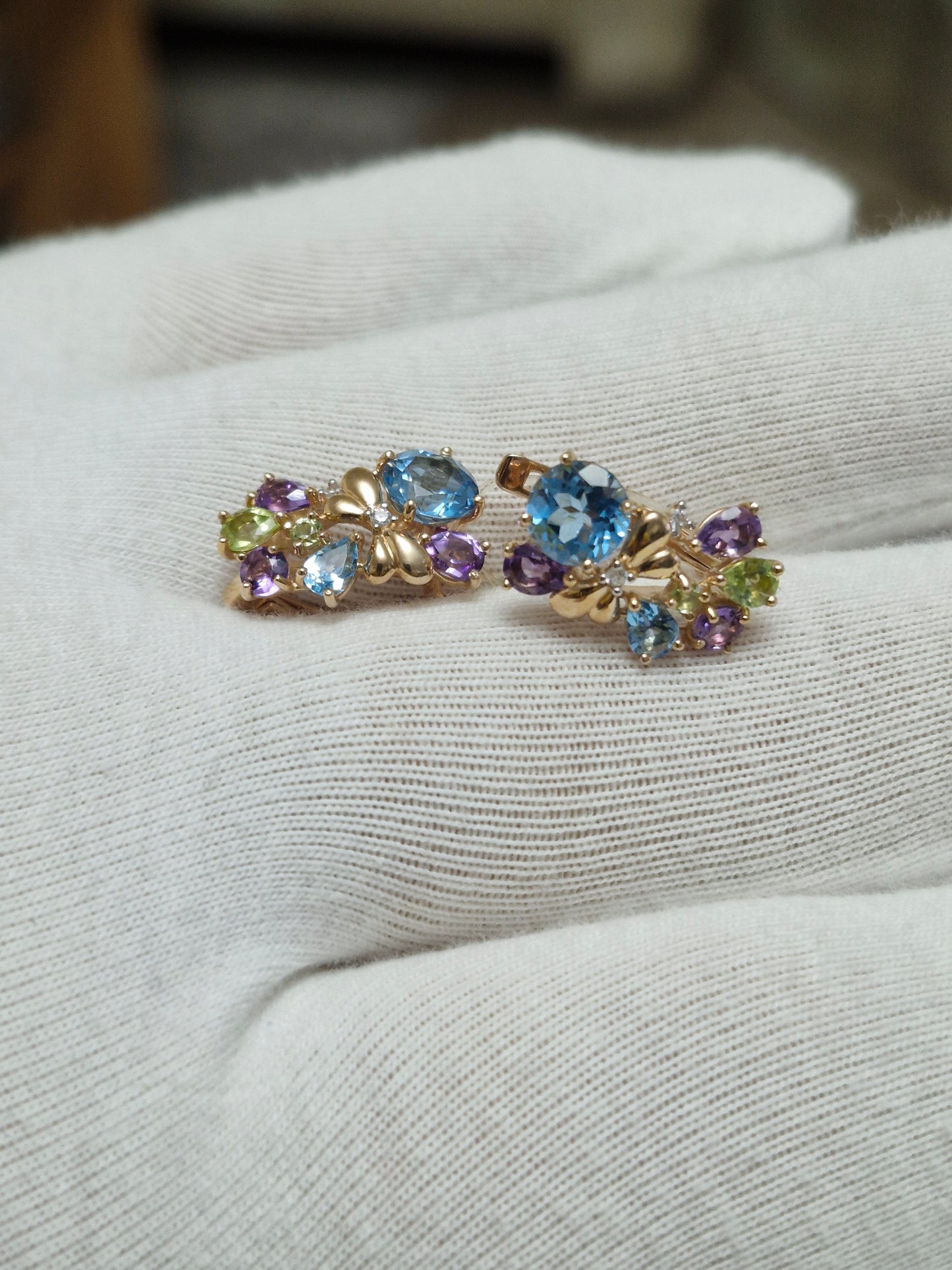 Ohrringe mit Swiss Blue Topas, Amethyst Chrysolith und Zirkonia Russisches Rotgold 585 Art. Nr. 722523