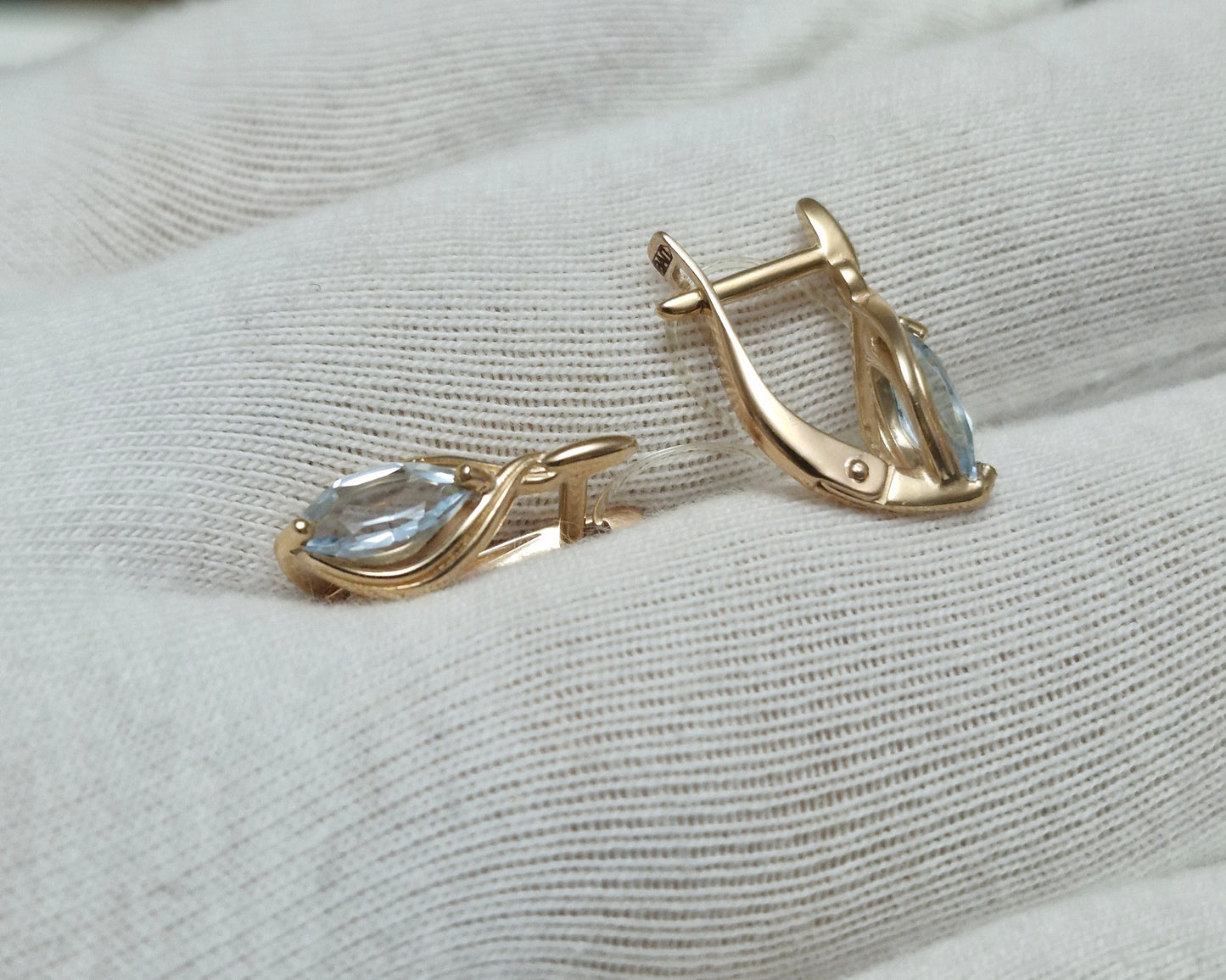 Ohrringe mit Sky Blue Topas Russisches Rotgold 585 Art. Nr. 728406