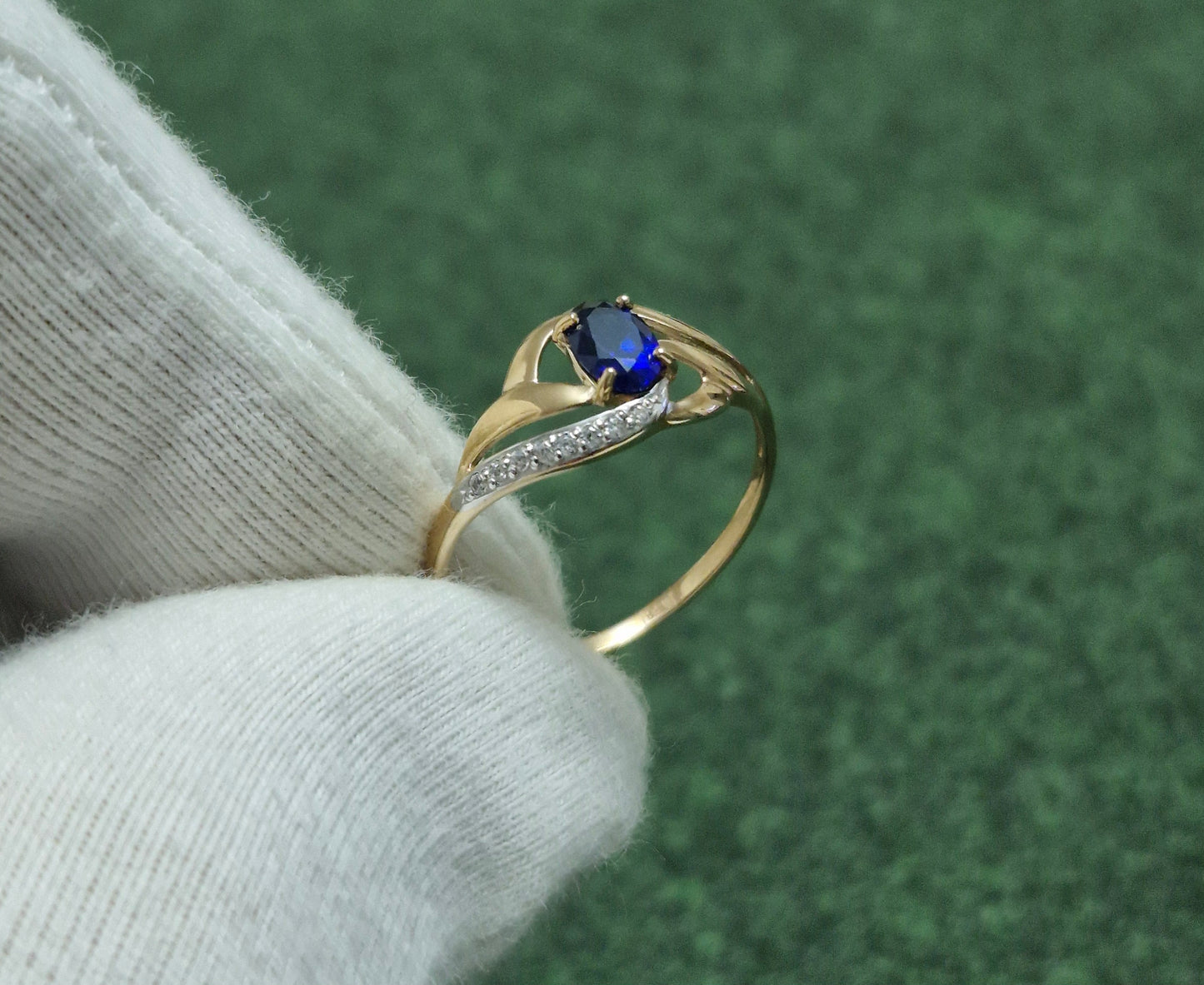 Ring mit Saphir HTS und Zirkonia Russisches Rotgold 585 Art. Nr. 714648