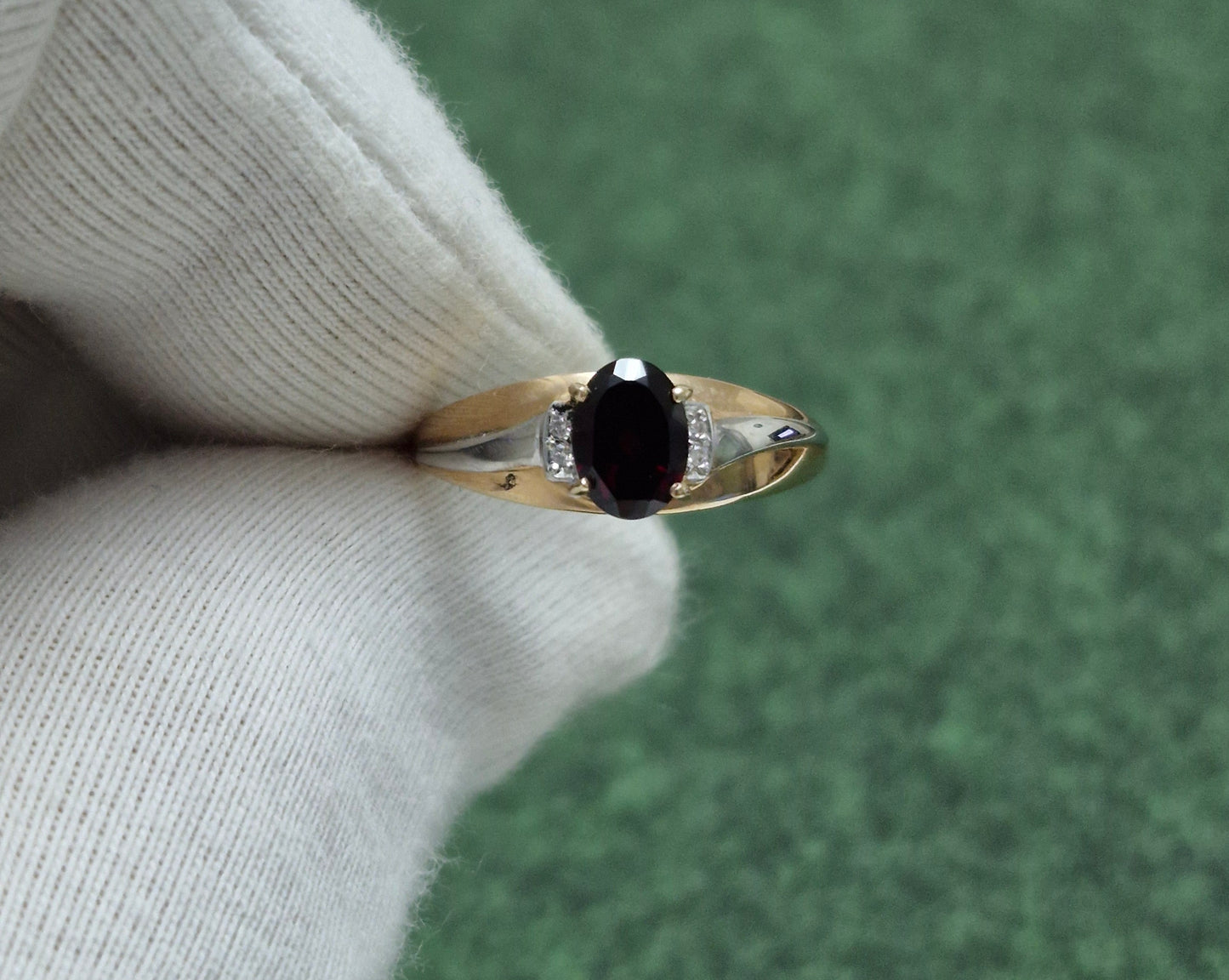 Ring mit Granat und Zirkonia Russisches Rotgold 585 Art. Nr. 715617