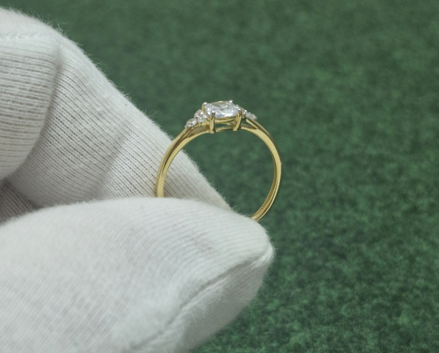 Ring mit Zirkonia Gelbgold 585 Art. Nr. T94201A350
