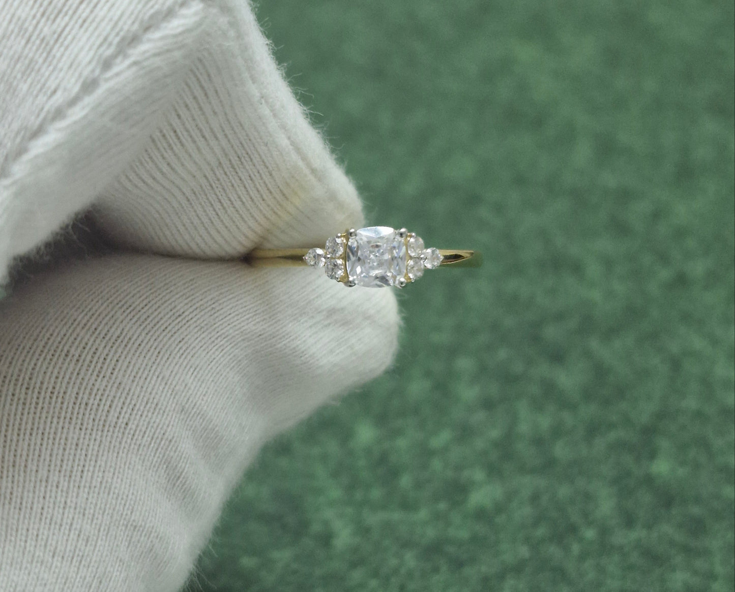 Ring mit Zirkonia Gelbgold 585 Art. Nr. T94201A350