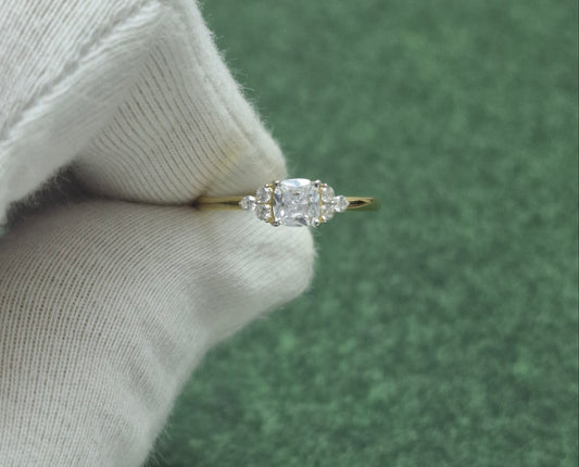 Ring mit Zirkonia Gelbgold 585 Art. Nr. T94201A350