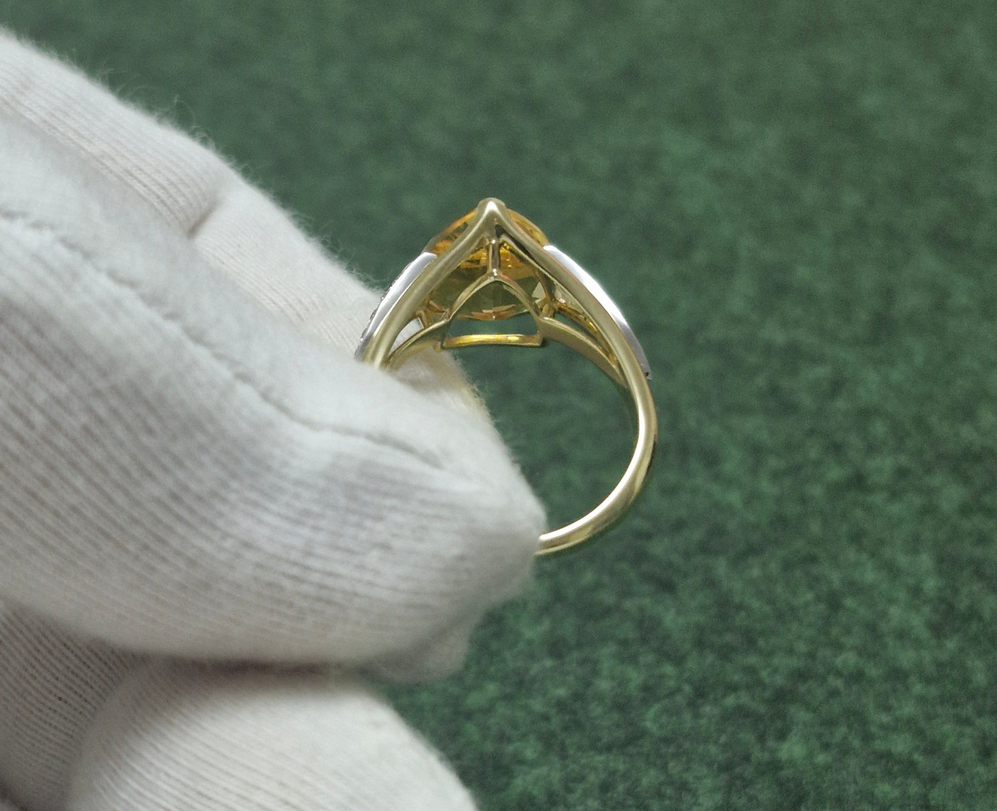 Ring mit Citrin und Brillanten Gelbgold 585 Art. Nr. MC 105105338