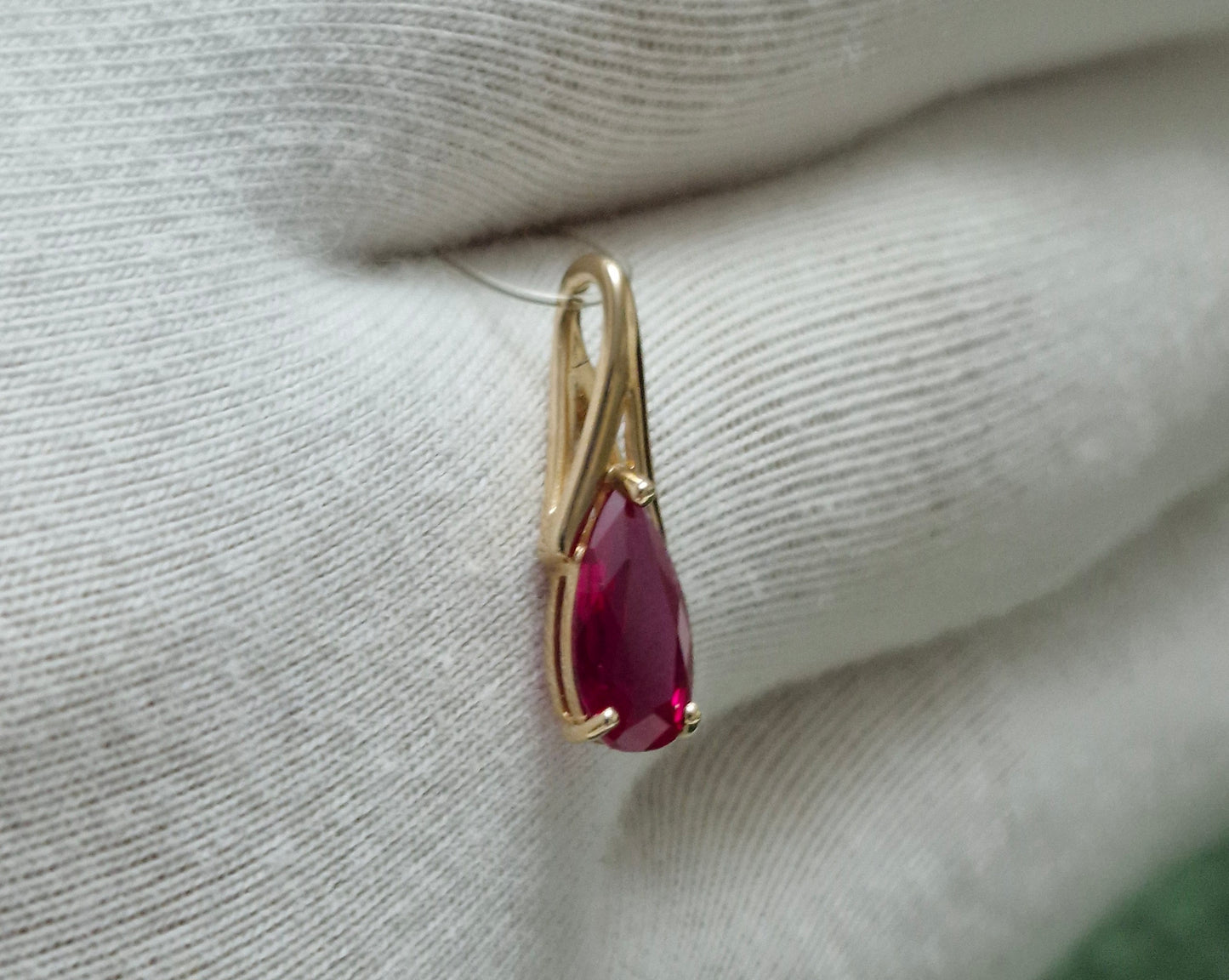 Anhänger mit Rubin HTS Rotgold 585 Art. Nr. 731902