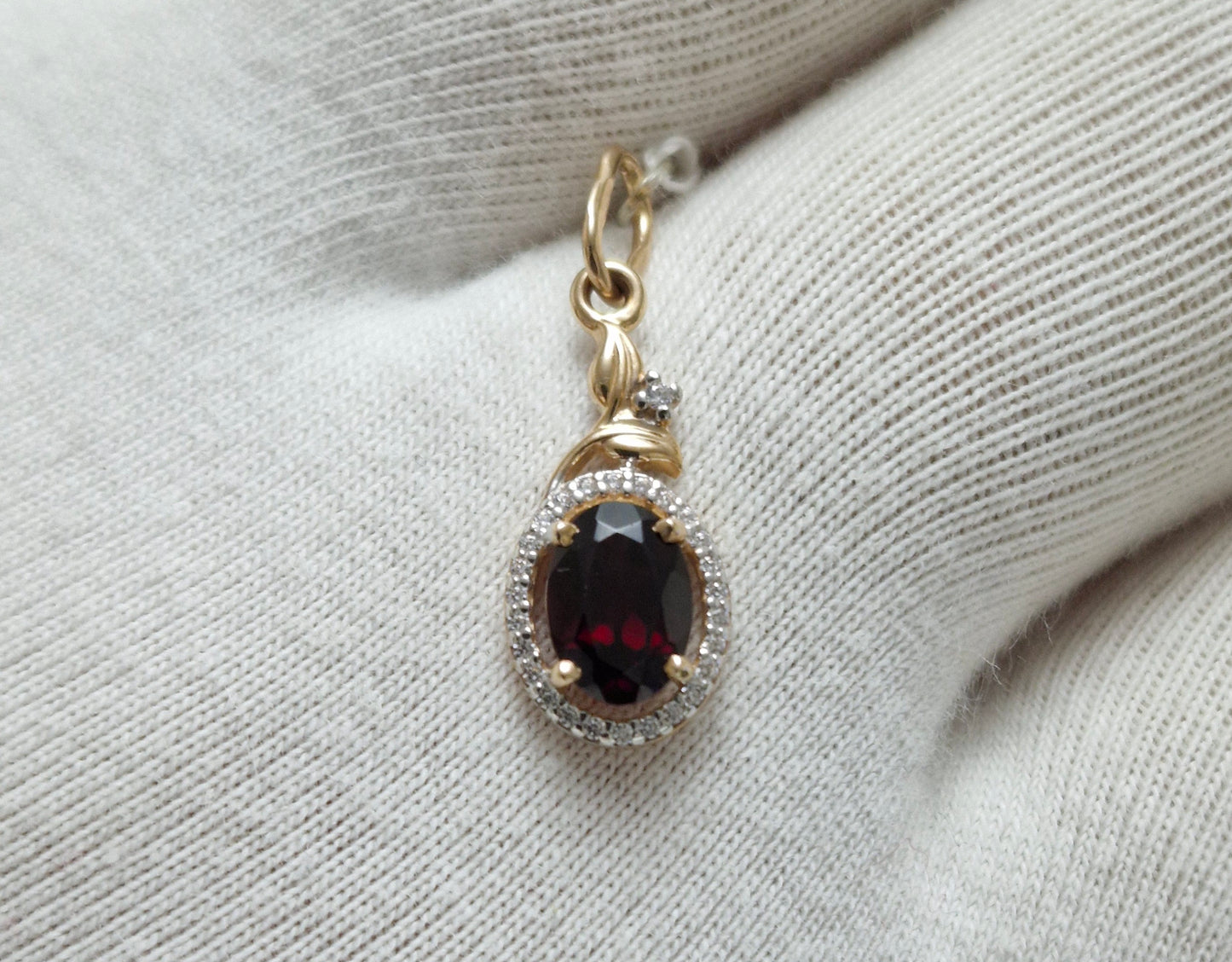 Anhänger mit Granat und Zirkonia Rotgold 585 Art. Nr. 730846