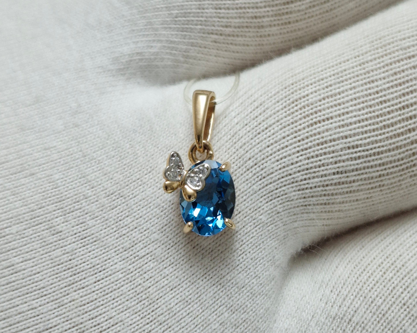Anhänger mit Swiss Blue Topas und Zirkonia Russisches Rotgold 585 Art. Nr. 731820