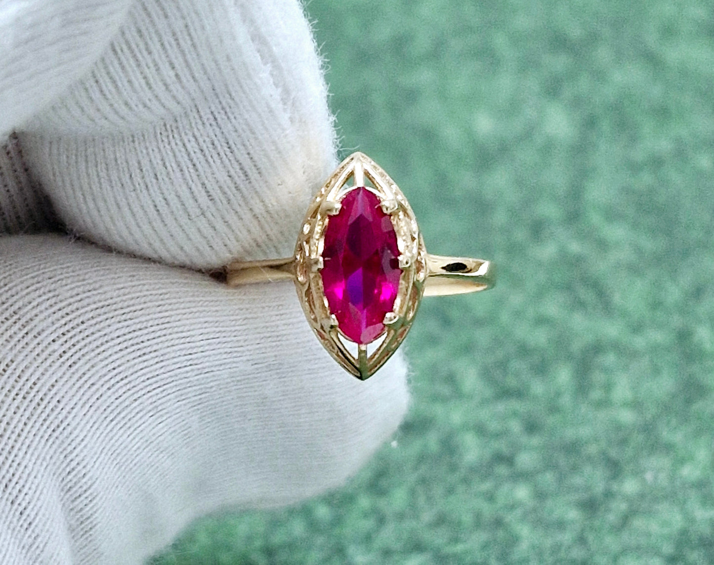 Ring mit Rubin HTS Russisches Rotgold 585 Art. Nr. 800