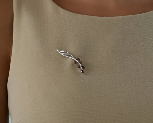 Silber Brosche mit Granat Art. Nr. 92040045