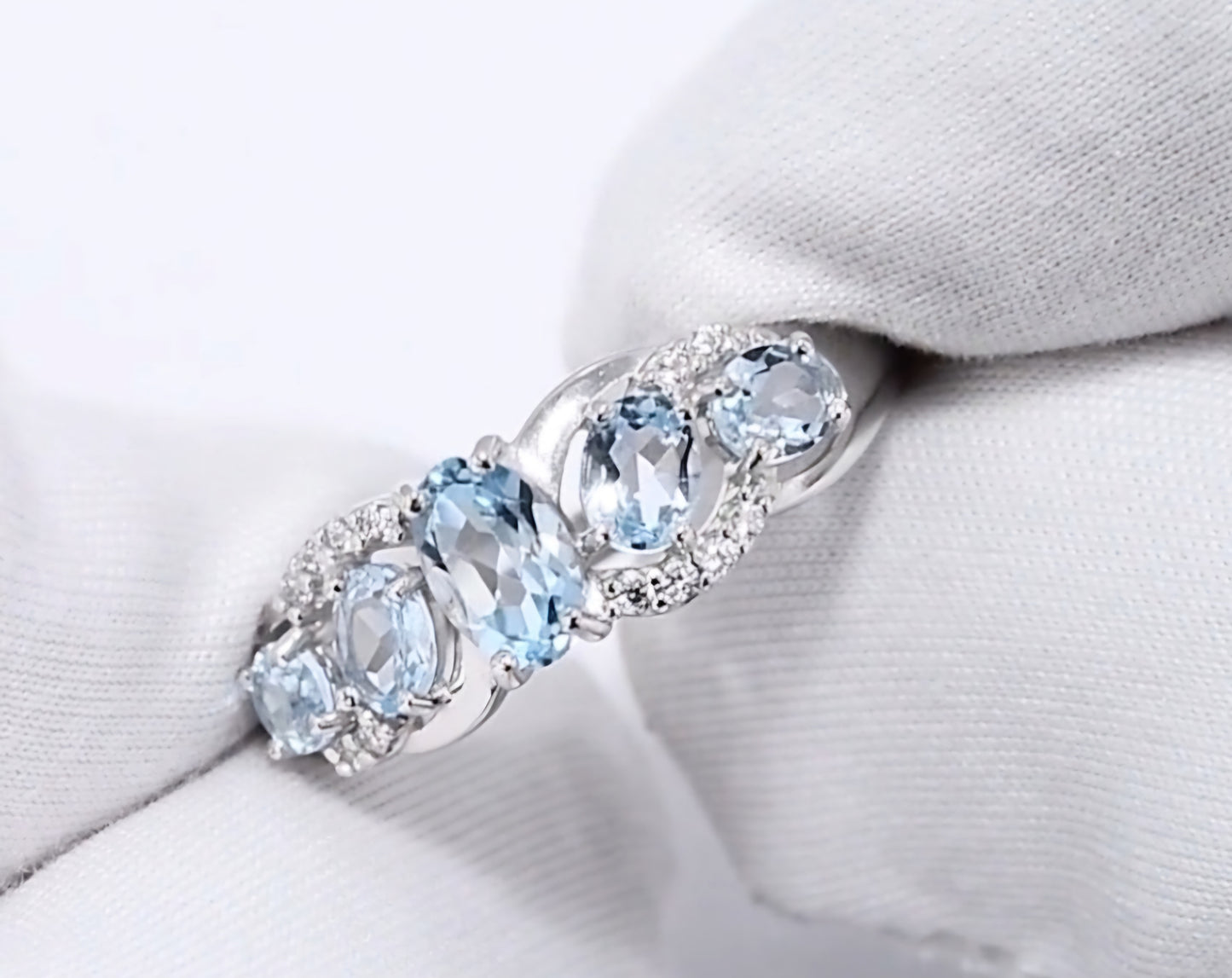 Silber Ring mit Sky Blue Topas und Zirkonia Art. Nr. 92011008