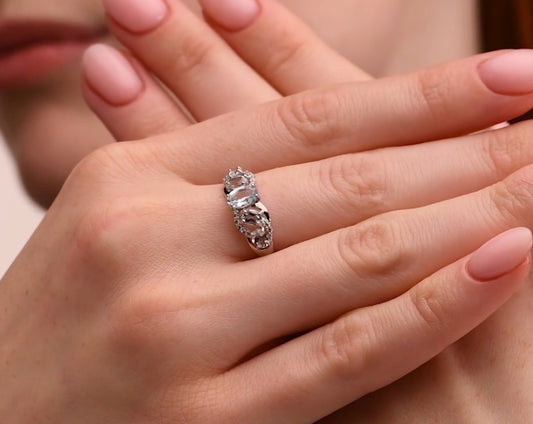 Silber Ring mit Sky Blue Topas und Zirkonia Art. Nr. 92011008