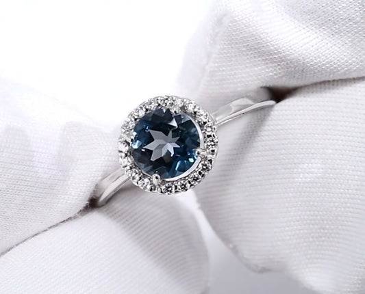 Silber Ring mit London Blue Topas und Zirkonia Art. Nr. 92011017