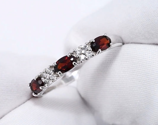 Silber Ring mit Granat und Zirkonia Art. Nr. 92011281