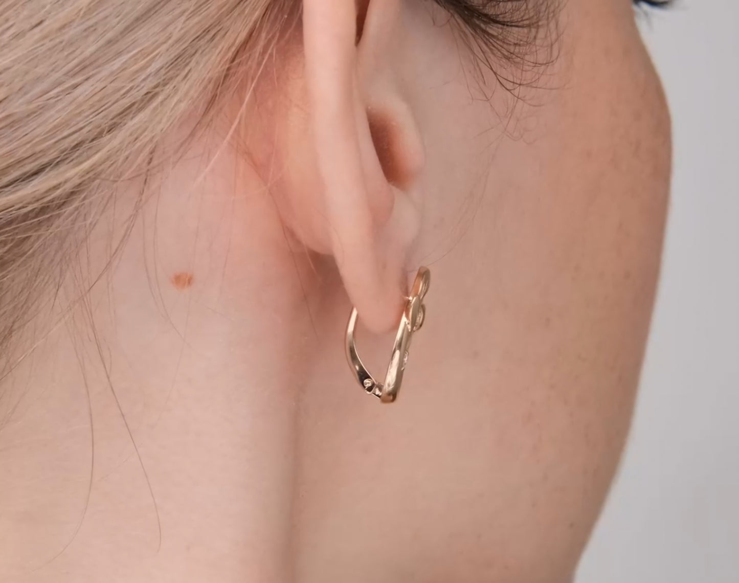 Ohrringe mit Zirkonia Rotgold 585 Art. Nr. 02-5410-00-401-1110 P