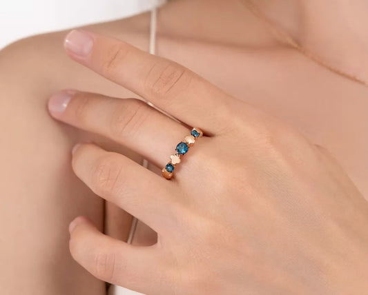 Ring mit London Blue Topas Rotgold 585 Art. Nr. 01-5835-02-201-1110 P