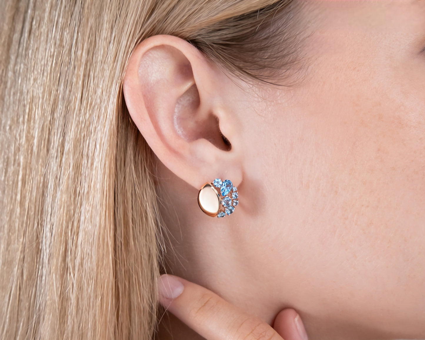 Ohrringe mit Swiss Blue Topas Russisches Rotgold 585 Art. Nr. 02-5396-00-201-1110 P