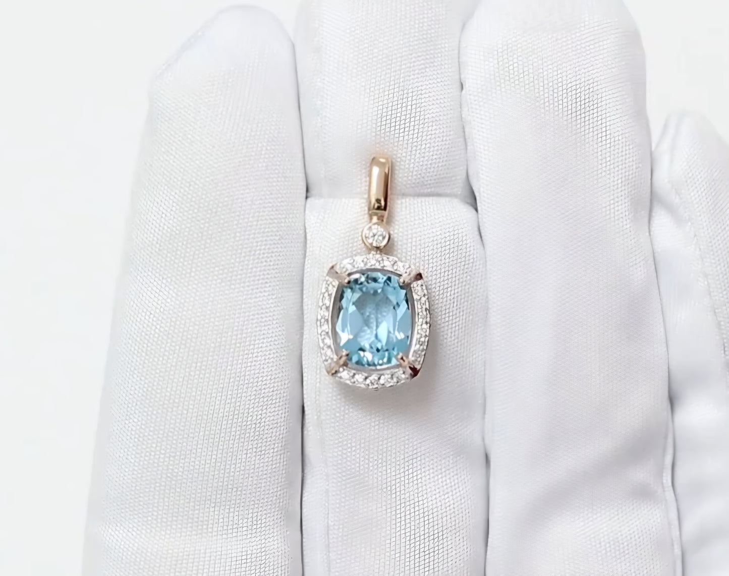 Anhänger mit Swiss Blue Topas und Zirkonia Russisches Rotgold 585 Art. Nr.731644