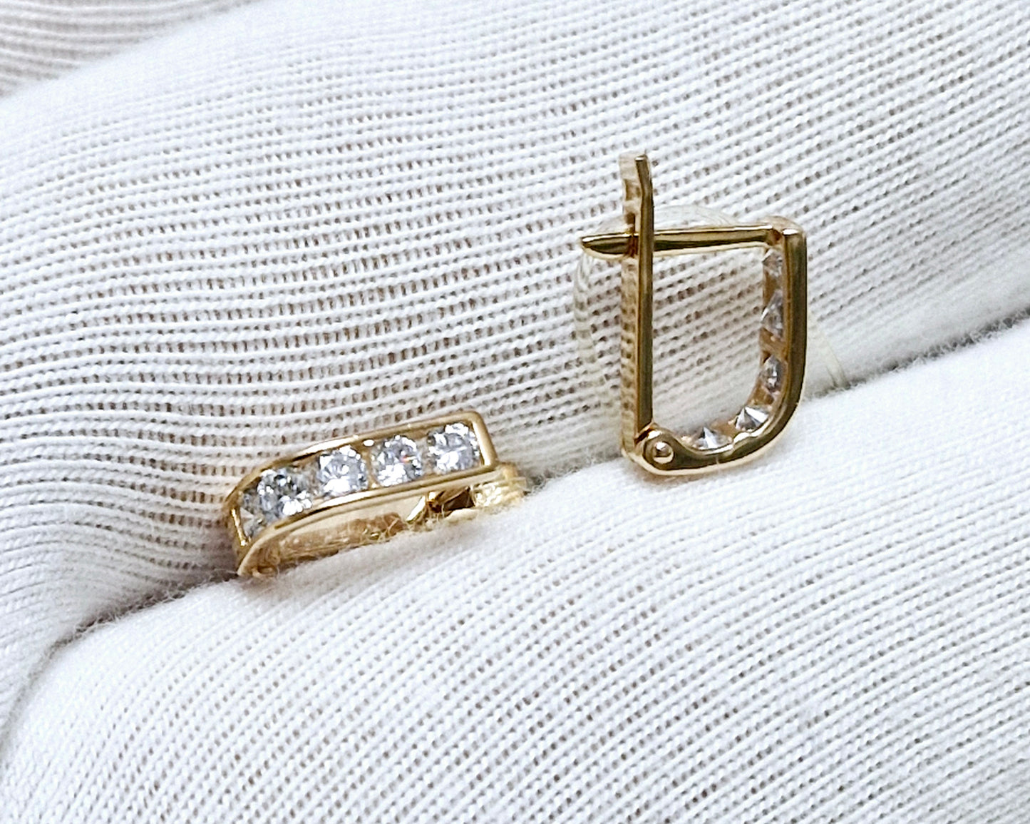 Kinder Ohrringe mit Zirkonia Russisches Rotgold 585 Art. Nr. 021499