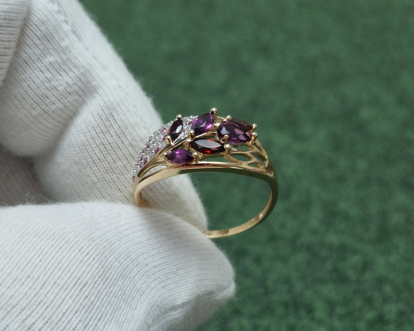 Ring mit Rhodolith,Granat und Zirkonia Russisches Rotgold 585 Art. Nr. T14701A342-01