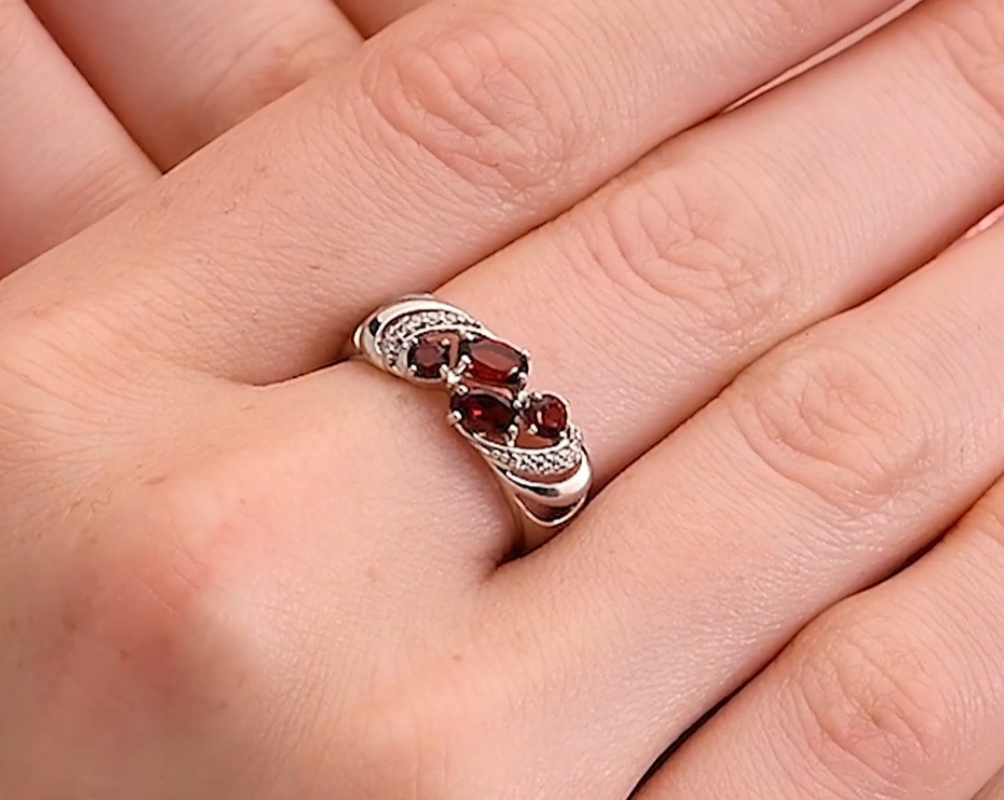Silber Ring mit Granat und Zirkonia Art. Nr. 92011219