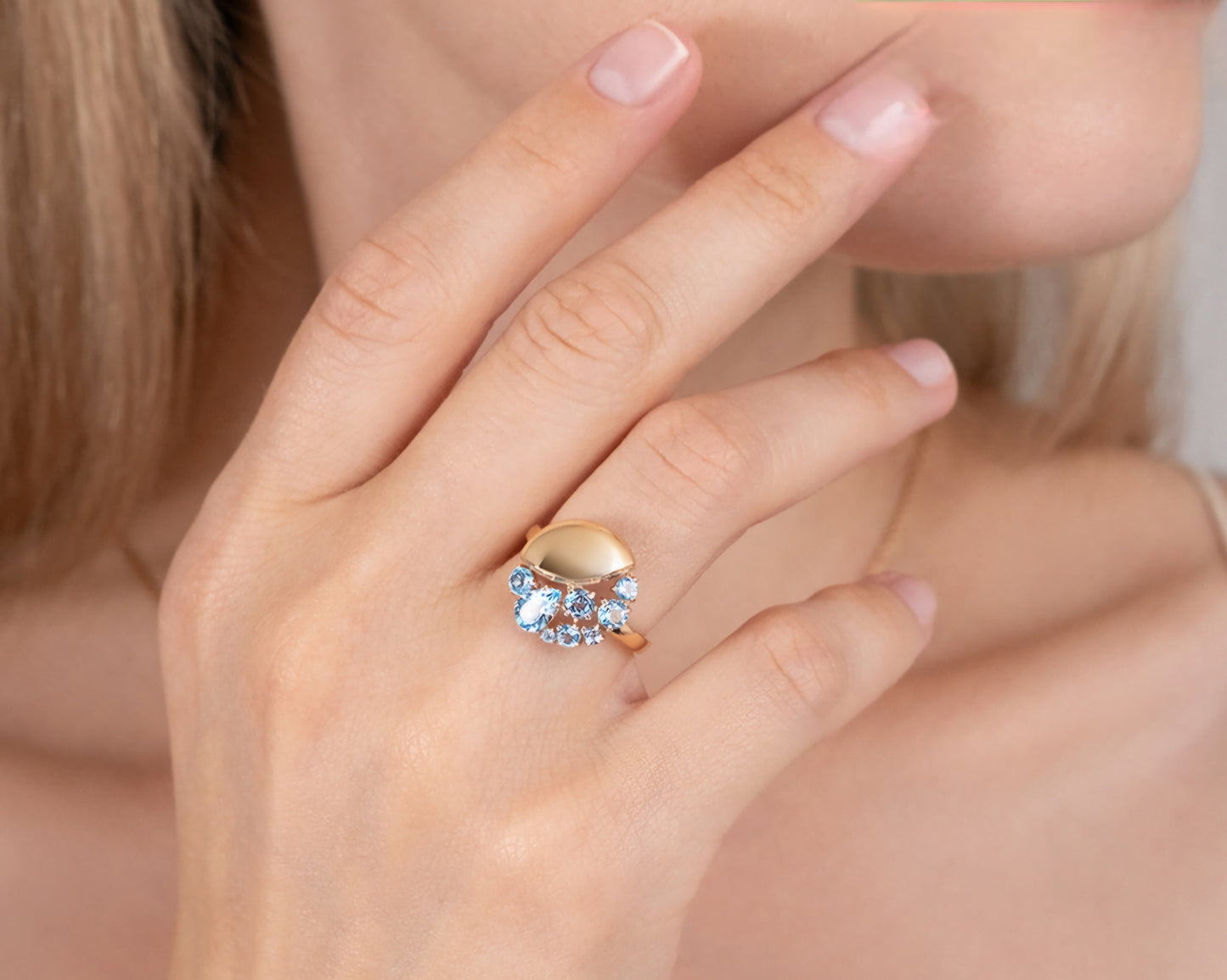 Ring mit Swiss Blue Topas Russisches Rotgold 585 Art. Nr. 01-5828-00-201-1110 P