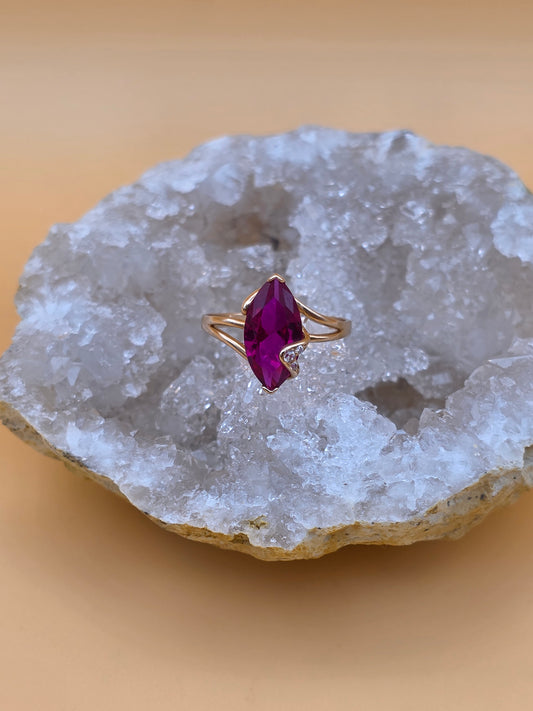 Ring mit Rubin HTS und Zirkonia Rotgold Art. Nr. 923