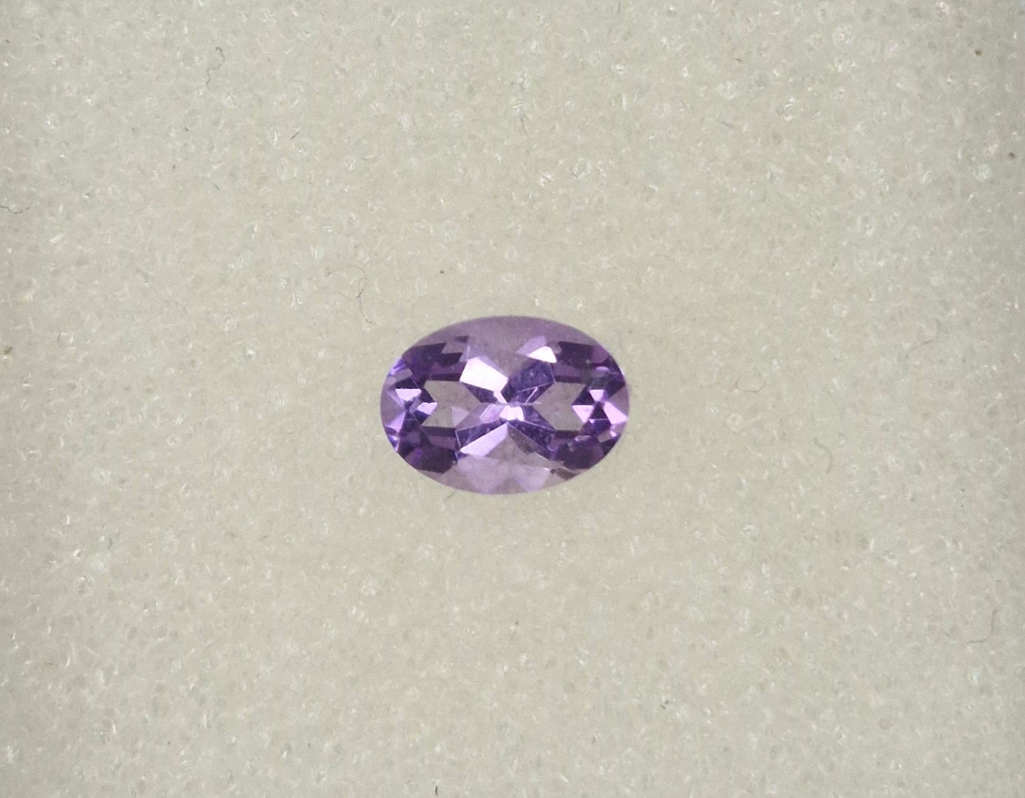 Amethyst 7 x 5 mm 0,68 Ct