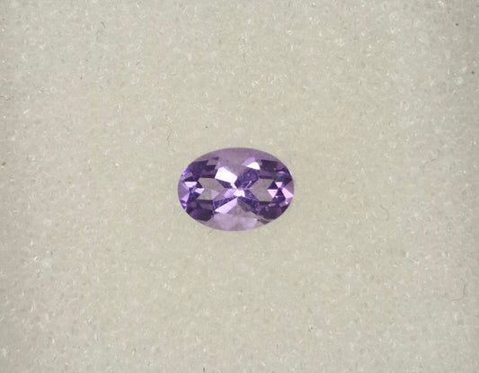 Amethyst 7 x 5 mm 0,68 Ct