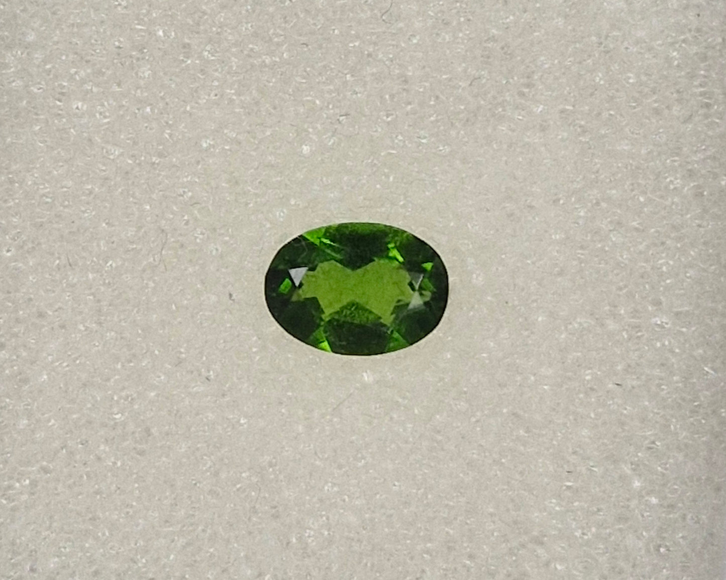 Chromdiopsid 7 x 5 mm 0.72 Ct