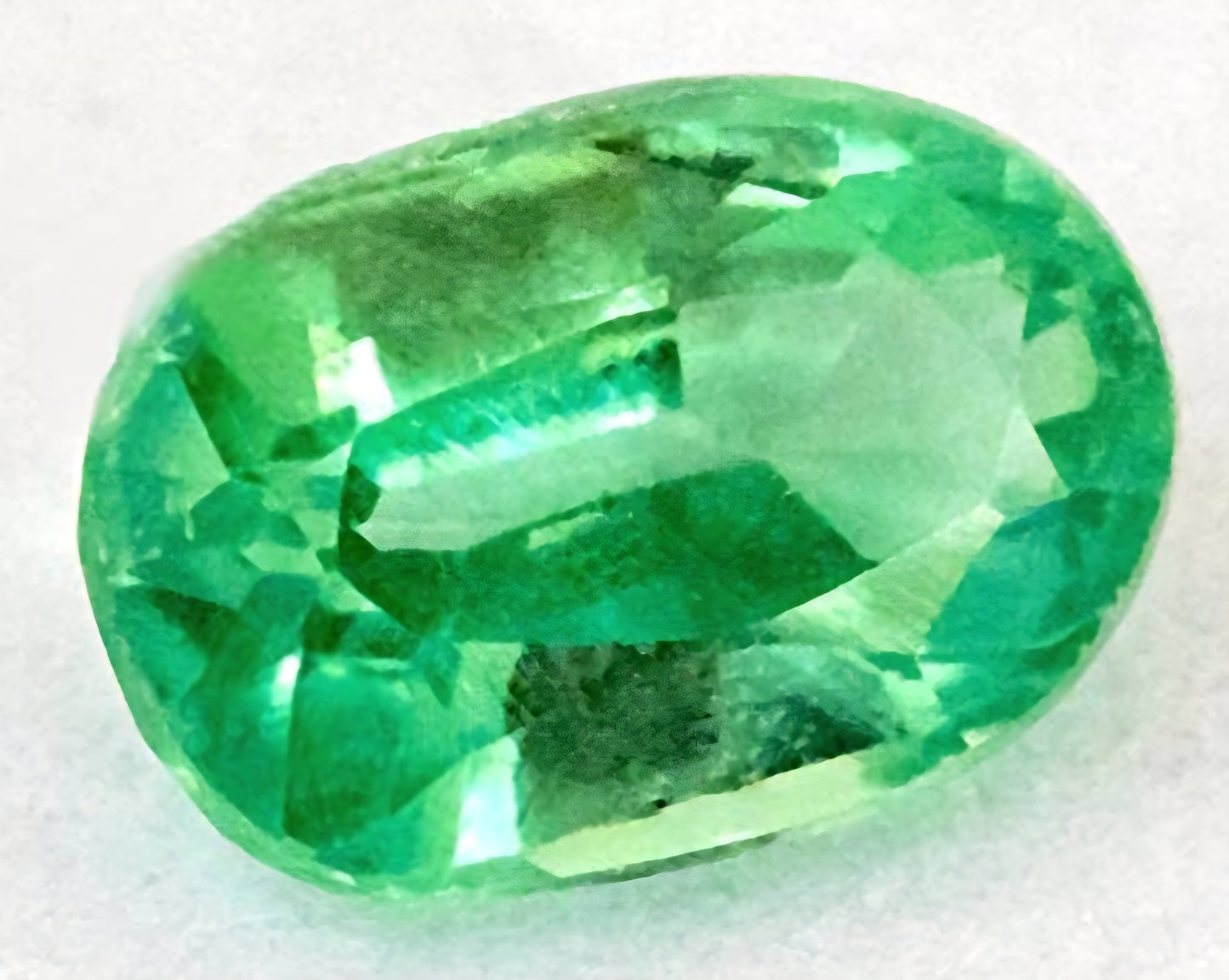 Kyanit 8 x 6 mm 1,62 Ct